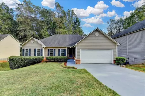 Exterior - 3401 Mosswood Ln, Rex, GA 30273 photo 3 of 8
