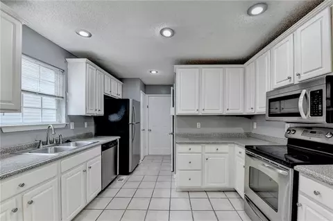 Kitchen - 3401 Mosswood Ln, Rex, GA 30273 photo 1 of 4
