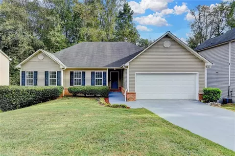 Exterior - 3401 Mosswood Ln, Rex, GA 30273 photo 2 of 8