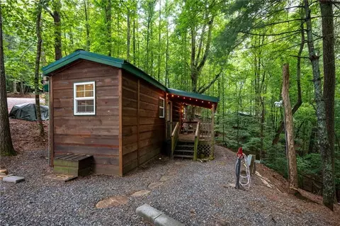 152 33rd St, Ellijay, GA 30540