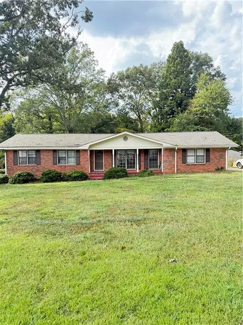 5891 Meadowbrook Dr, Norcross, GA 30093