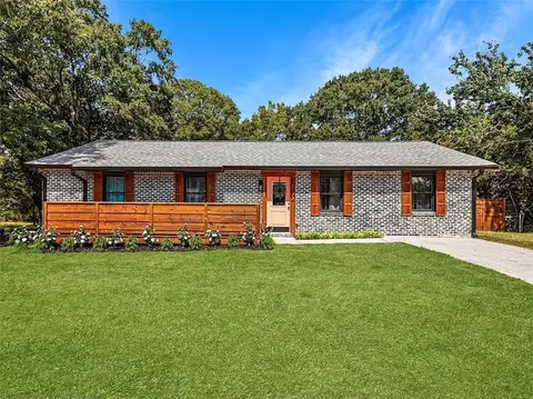 8762 E Bourne Dr, Jonesboro, GA 30238