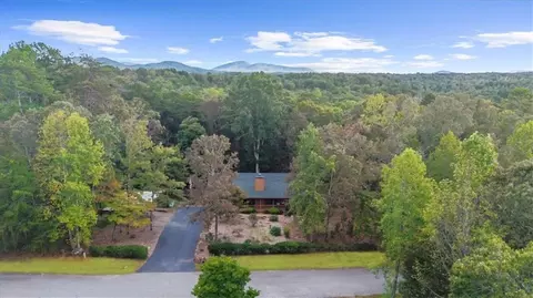 105 Oak View Trl, Cleveland, GA 30528