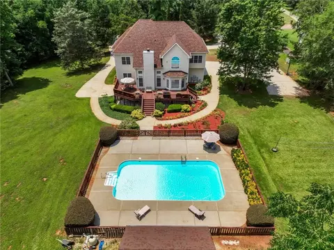 164 Woodland Ter, Jefferson, GA 30549