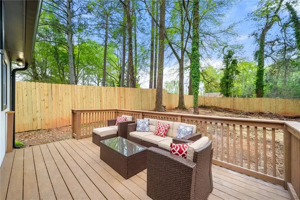 Exterior - 3590 Bolfair Dr NW, Atlanta, GA 30331 photo 5 of 6