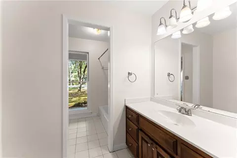 Bath - 3314 Mcclure Bridge Rd, Duluth, GA 30096 photo 2 of 6