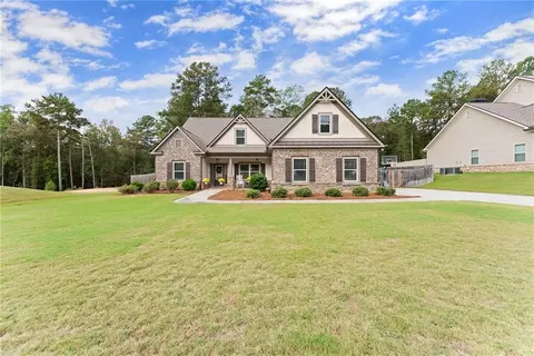 1235 Fairwinds Dr, Loganville, GA 30052
