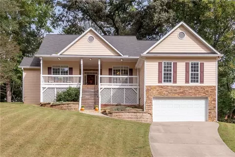 8435 Lanierland Farms Dr, Gainesville, GA 30506