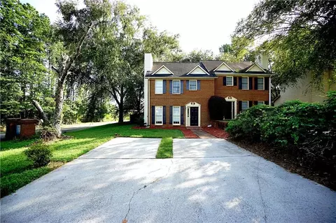 736 Indian Lake Dr, Lilburn, GA 30047