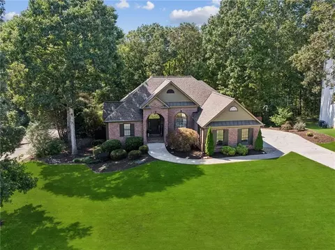 705 Roland Manor Dr, Dacula, GA 30019