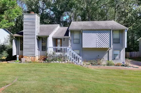 4596 Mossy Ln NW, Lilburn, GA 30047