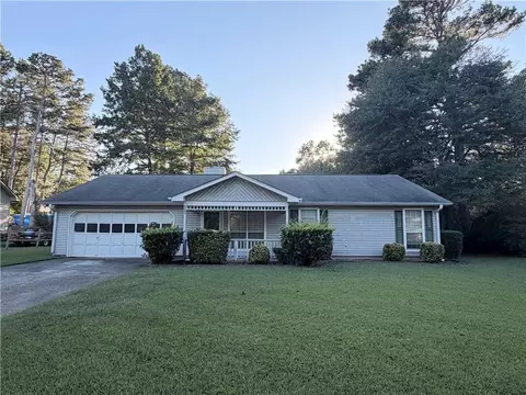 1197 Granite Ln, Loganville, GA 30052