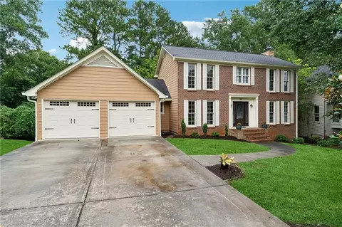 315 Sea Holly Cir, Roswell, GA 30076