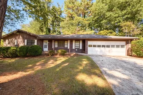 464 Paschal Cir SW, Lilburn, GA 30047