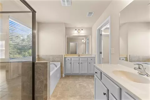 Bath - 2299 Misty Ivy Ct, Buford, GA 30519 photo 1 of 4