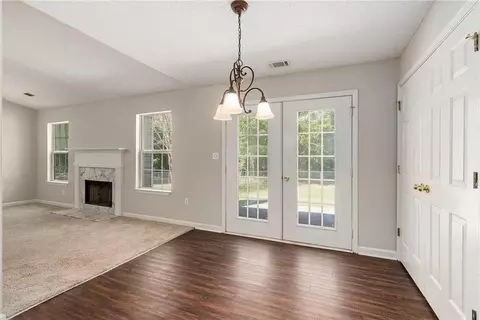 Living - 175 Thorpe Rd, Jackson, GA 30233 photo 7 of 7