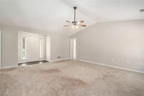 Living - 175 Thorpe Rd, Jackson, GA 30233 photo 5 of 7