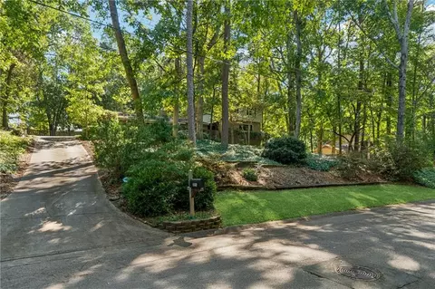 221 Shady Ln SW, Mableton, GA 30126