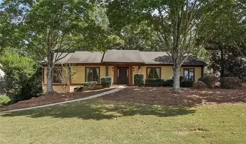 6296 Courtside Dr, Peachtree Corners, GA 30092