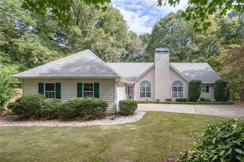 2508 Poplar Rd, Sharpsburg, GA 30277
