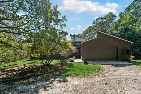 927 Winding Trl, Lawrenceville, GA 30046