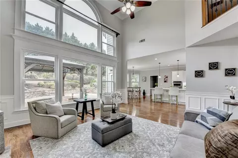 Living - 10792 Glenleigh Dr, Duluth, GA 30097 photo 4 of 6