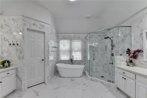 Bath - 10792 Glenleigh Dr, Duluth, GA 30097 photo 3 of 7