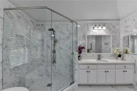 Bath - 10792 Glenleigh Dr, Duluth, GA 30097 photo 5 of 7