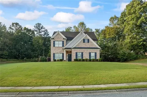 906 Maple Creek Ct, Loganville, GA 30052
