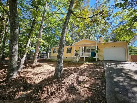 8947 Tweeddale Dr, Winston, GA 30187