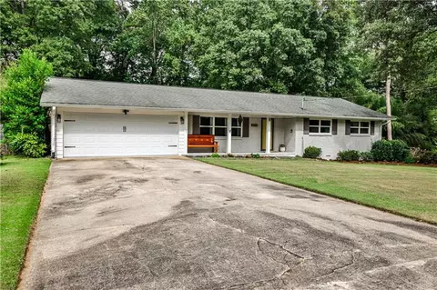 4128 Cedar Knoll Dr, Tucker, GA 30084