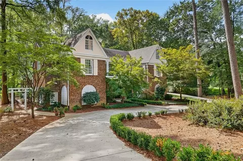 1018 Peachtree Battle Cir NW, Atlanta, GA 30327