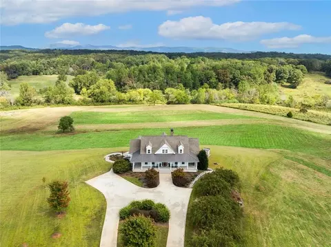 715 Ridge Rd, Clarkesville, GA 30523