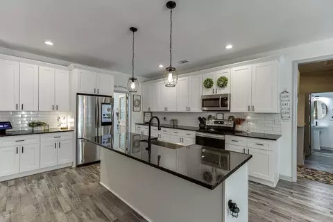 Kitchen - 1370 Michael Rd, Monroe, GA 30656 photo 2 of 6