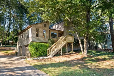163 Castleair Ct NE, Kennesaw, GA 30144