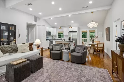 2093 Garden Cir, Decatur, GA 30032