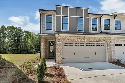 579 Collections Dr, Lawrenceville, GA 30043