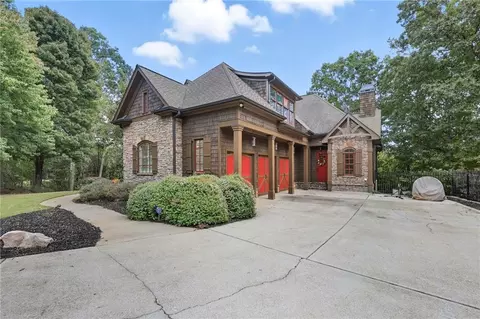 6105 Grand Marina Cir, Gainesville, GA 30506