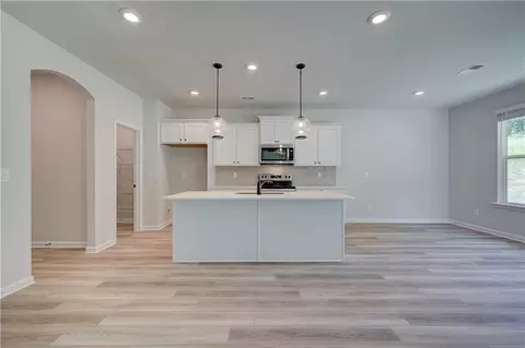 Living - 252 Tulip Dr, Covington, GA 30016 photo 2 of 9