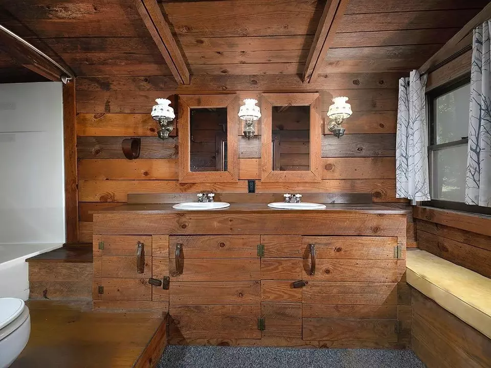 Bath - 3401 Clay Rd SW, Austell, GA 30106 photo 1 of 4