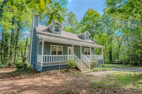 33 Powder Dr, Dallas, GA 30157