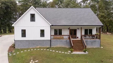 205 Laurel Dr NE, Calhoun, GA 30701
