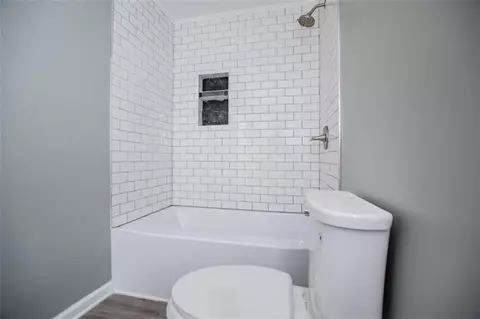 Bath - 367 Frashier Rd, Carrollton, GA 30116 photo 5 of 6