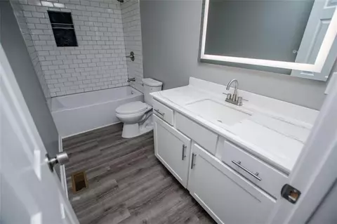 Bath - 367 Frashier Rd, Carrollton, GA 30116 photo 4 of 6