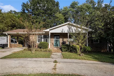 711 Kay St, Tallapoosa, GA 30176