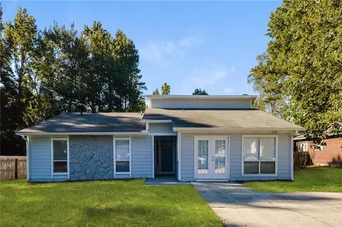 3240 Trotters Walk Cir, Snellville, GA 30078