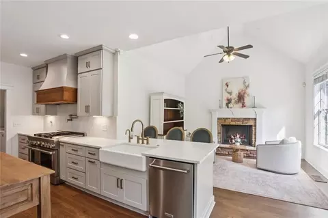 Kitchen - 160 Wickham Dr, Tyrone, GA 30290 photo 4 of 4