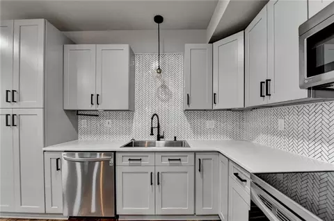 Kitchen - 460 Espy St, Buford, GA 30518 photo 10 of 12