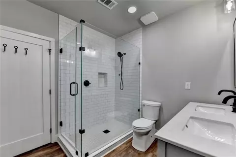 Bath - 460 Espy St, Buford, GA 30518 photo 11 of 11