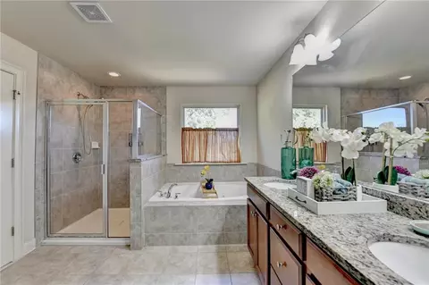 Bath - 460 Espy St, Buford, GA 30518 photo 3 of 11